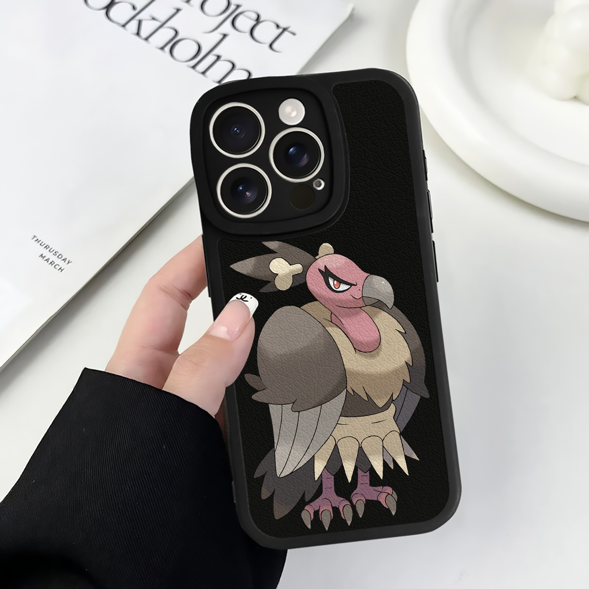 （画像用） ポケットモンスター Pokémon 【iPhone 16シリーズ対応】シリコンスマホケース（レザー調） 材質：シリコン